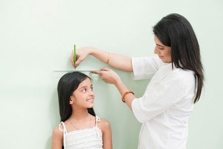 Dậy thì sớm ở bé gái: Nguyên nhân, dấu hiệu, khi nào cần khám bác sĩ?