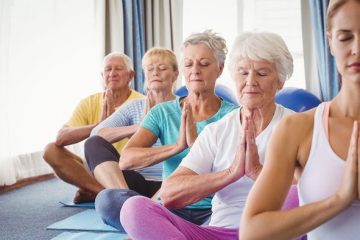 6 bài tập yoga cho người cao tuổi